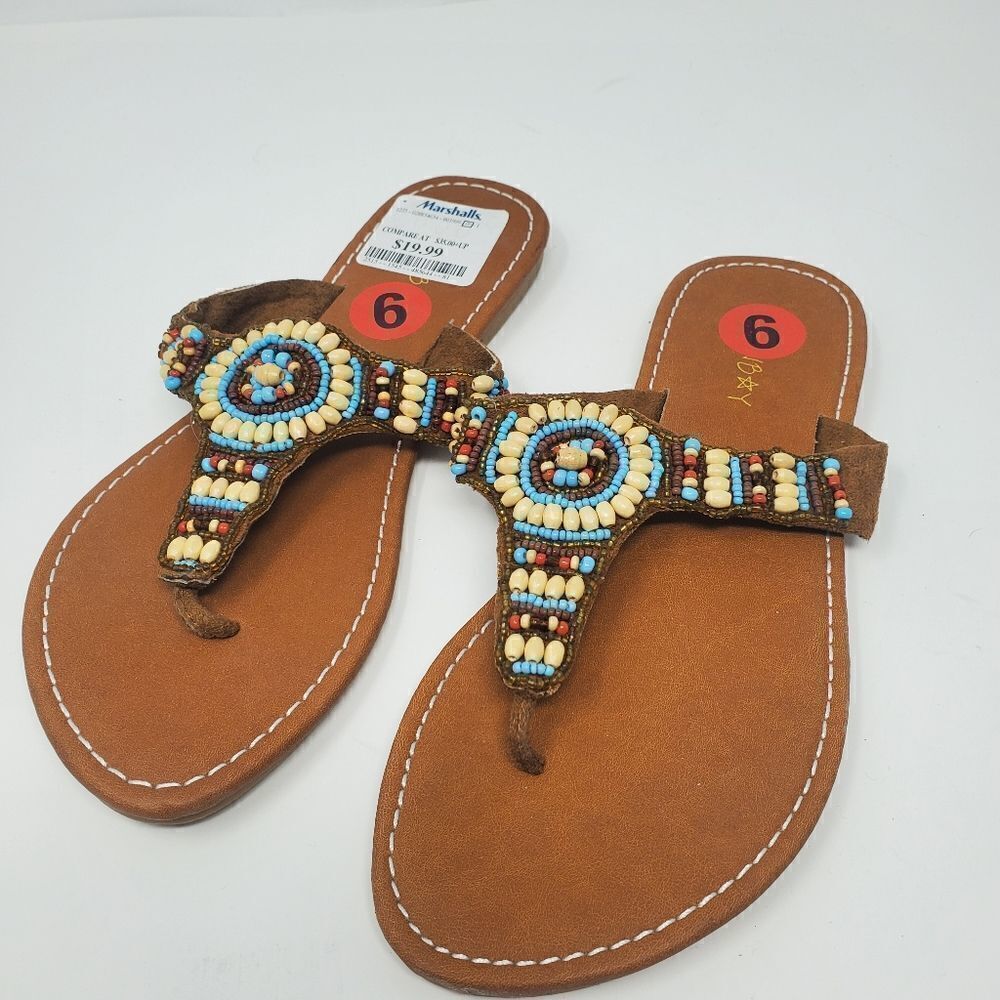 NEW Beautiful beaded sandalsStore display model from marshallsWomen's size 6B